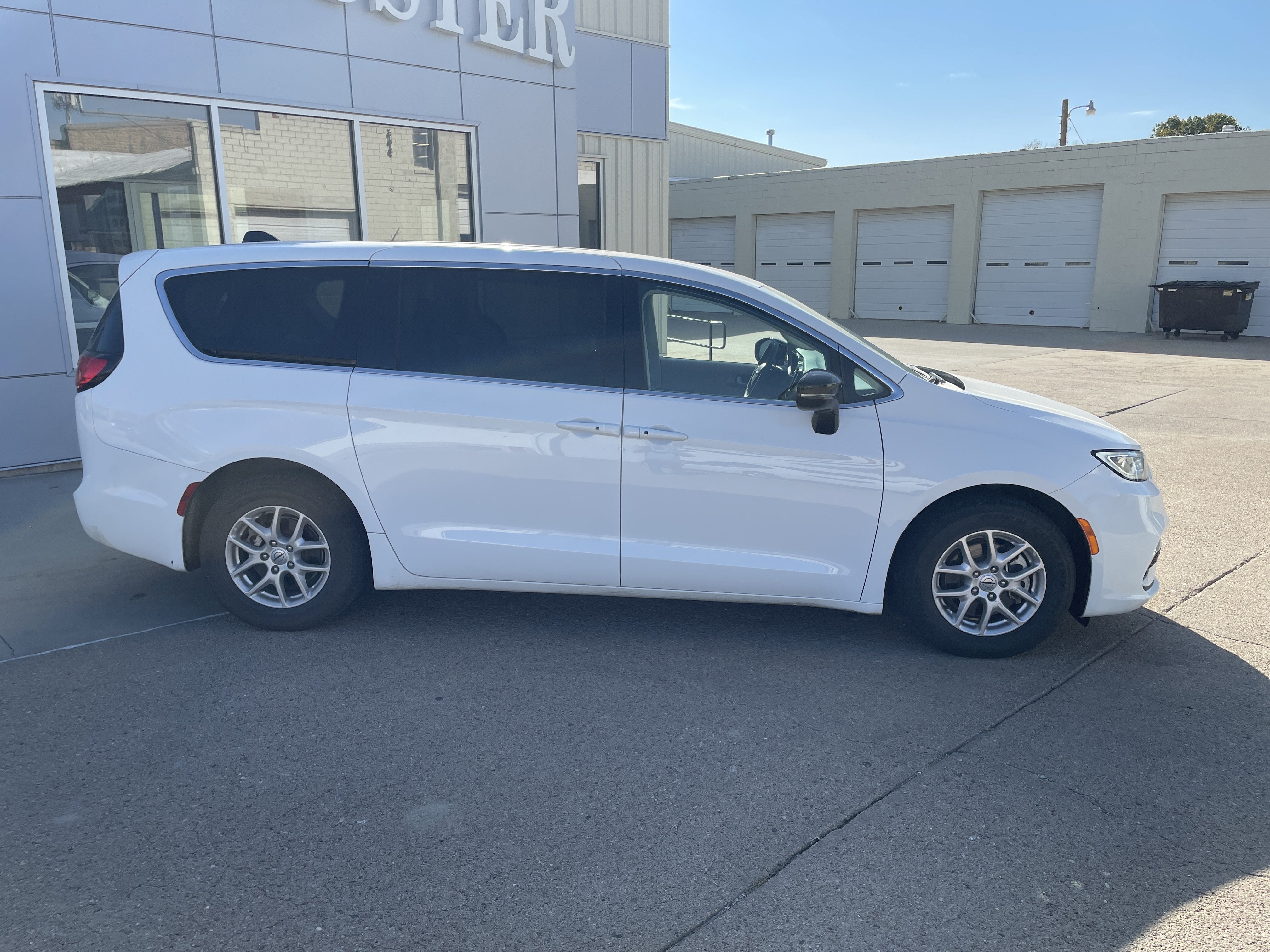 2024 Chrysler Pacifica Touring L